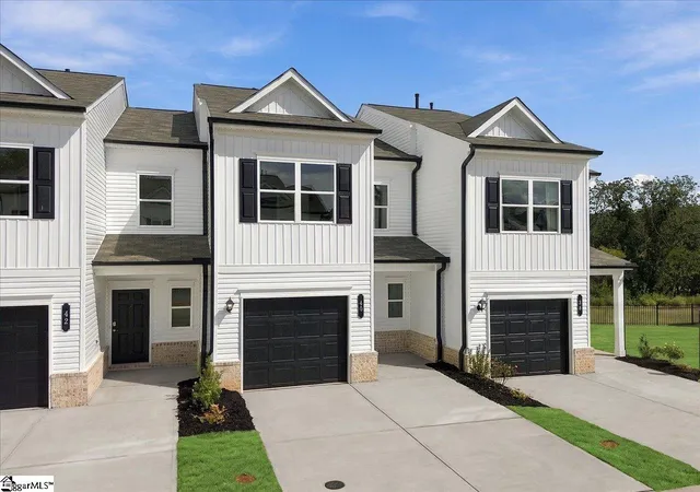 Photo 3 of Sale Pending at 40 Lone Cypress St, Travelers Rest, SC 29690 | MLS# 1606365 | Listing updated on 2026-10-26