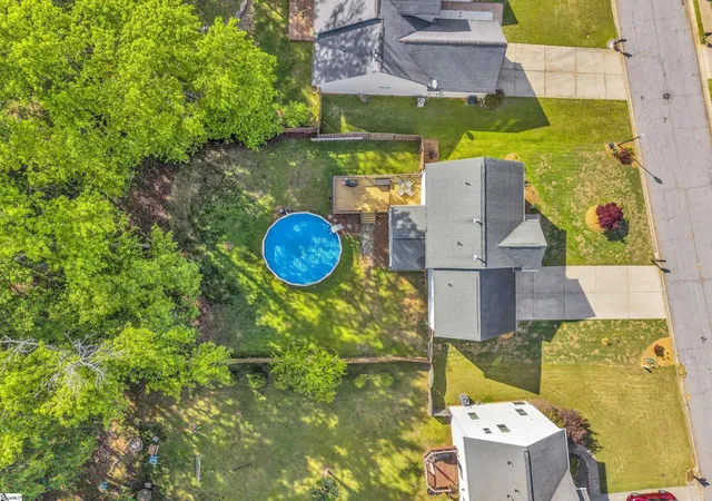 Photo 2 of Single family home for sale at 415 Scarlet Oak Dr, Fountain Inn, SC 29644 | MLS# 1605771 | Listing updated on 2026-10-12