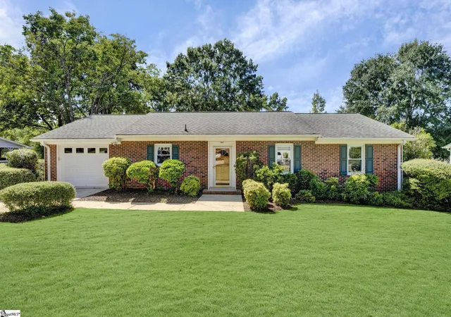 Photo 1 of Single family home for sale at 110 Dorian Dr, Simpsonville, SC 29680 | MLS# 1605426 | Listing updated on 2026-10-22