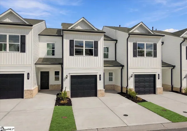 Photo 3 of Townhouse for sale at 42 Lone Cypress St, Travelers Rest, SC 29690 | MLS# 1606366 | Listing updated on 2026-10-23