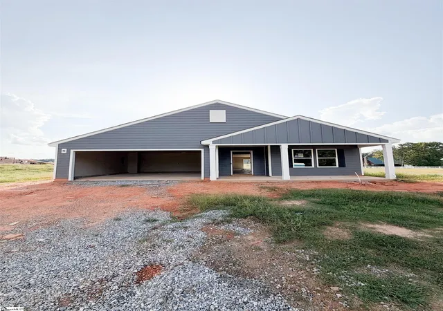 Photo 1 of Single family home for sale at 267 Henderson Rd, Gray Court, SC 29645 | MLS# 1596411 | Listing updated on 2026-09-28