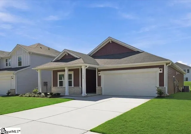 Photo 3 of Single family home for sale at 1022 Southwell Dr, Anderson, SC 29624 | MLS# 1598669 | Listing updated on 2026-09-11