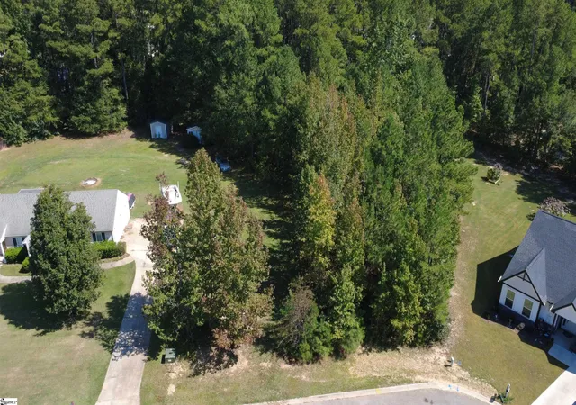 Photo 3 of Sale Pending at 111 Irish Moss Dr, Williamston, SC 29697 | MLS# 1605506 | Listing updated on 2026-10-02