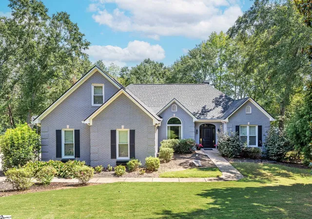 Photo 2 of Single family home for sale at 116 Blue Water Trl, Taylors, SC 29687 | MLS# 1603292 | Listing updated on 2026-09-09