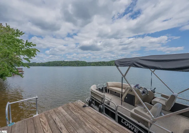 Photo 3 of Single family home for sale at 116 Blue Water Trl, Taylors, SC 29687 | MLS# 1603292 | Listing updated on 2026-09-09
