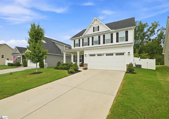 Photo 2 of Single family home for sale at 303 Wyandot Way, Greenville, SC 29607 | MLS# 1603660 | Listing updated on 2026-09-12