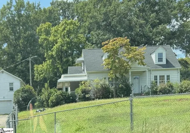 Photo 1 of Single family home for sale at 2819 Poinsett Hwy, Greenville, SC 29609 | MLS# 1602760 | Listing updated on 2026-09-02