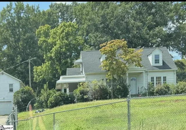 Photo 3 of Single family home for sale at 2819 Poinsett Hwy, Greenville, SC 29609 | MLS# 1602760 | Listing updated on 2026-09-02