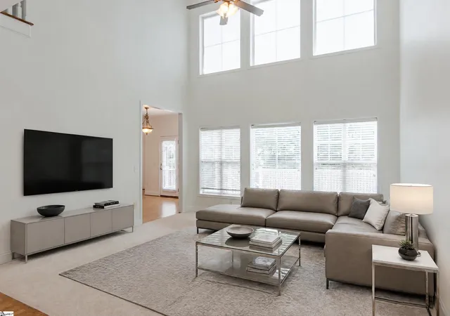 Photo 3 of Single family home for sale at 6 Moss Wood Cir, Simpsonville, SC 29681 | MLS# 1604154 | Listing updated on 2026-09-18
