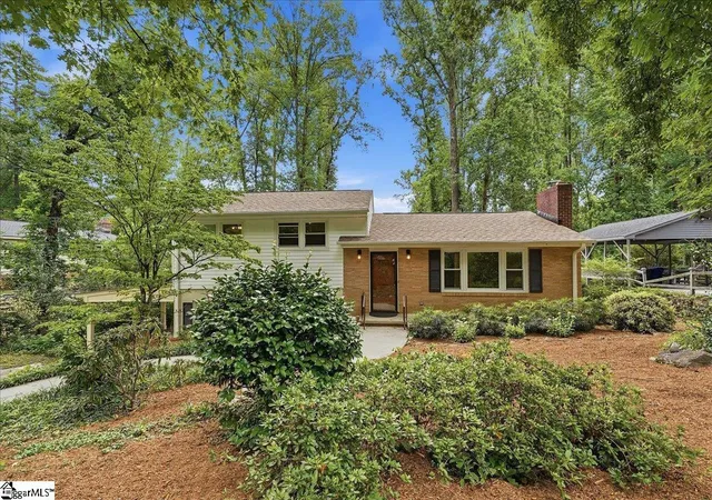 Photo 1 of Single family home for sale at 9 Yorkshire Dr, Greenville, SC 29615 | MLS# 1597291 | Listing updated on 2026-09-09