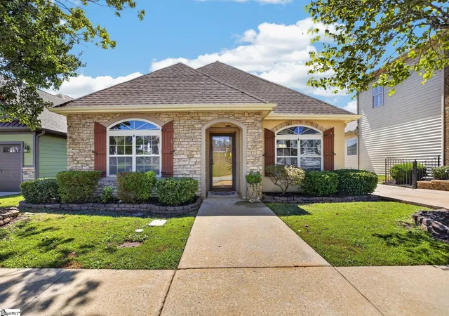 Photo 1 of Single family home for sale at 116 Bur Oak Dr, Taylors, SC 29687 | MLS# 1603490 | Listing updated on 2026-09-11