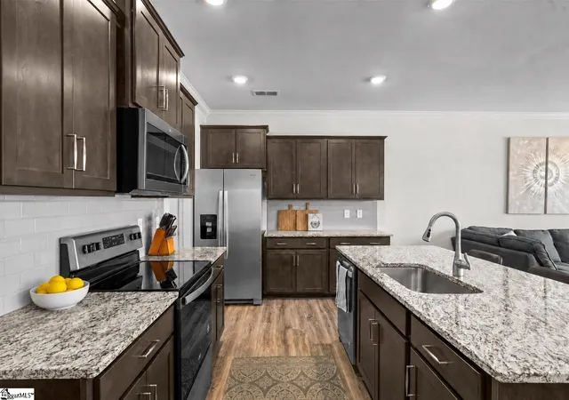 Photo 2 of Townhouse for sale at 433 Yellow Fox Rd, Greer, SC 29650 | MLS# 1601904 | Listing updated on 2026-10-18
