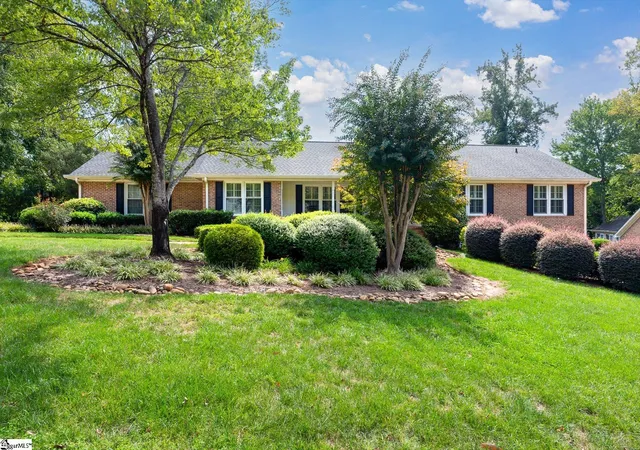 Photo 1 of Single family home for sale at 109 Silver Crk Ct, Greer, SC 29650 | MLS# 1605632 | Listing updated on 2026-10-24