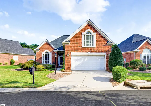 Photo 2 of Single family home for sale at 6 Tinsberry Dr, Greenville, SC 29607 | MLS# 1605675 | Listing updated on 2026-10-13