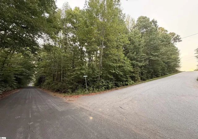 Photo 4 of House for sale at 2155 Harris Grv Church Rd, Gray Court, SC 29645 | MLS# 1604278 | Listing updated on 2026-09-19