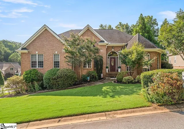 Photo 2 of Single family home for sale at 1018 Bent Creek Run Dr, Greer, SC 29651 | MLS# 1599342 | Listing updated on 2026-10-04