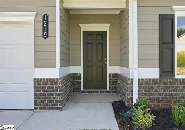 Photo 3 of Single family home for sale at 1219 Canterfield Pl, Spartanburg, SC 29307 | MLS# 1596574 | Listing updated on 2026-10-12