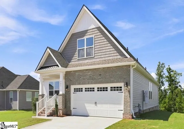 Photo 2 of Single family home for sale at 701 Hidden Creek Ct, Seneca, SC 29678 | MLS# 1588342 | Listing updated on 2026-09-18