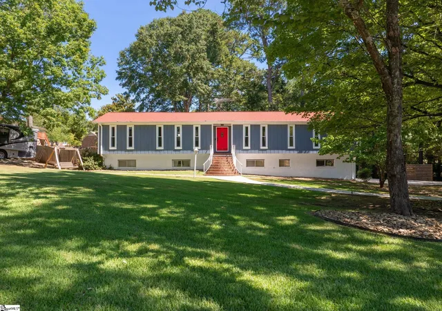 Photo 2 of Single family home for sale at 1 Rose Wood Dr, Greenville, SC 29607 | MLS# 1603639 | Listing updated on 2026-09-12