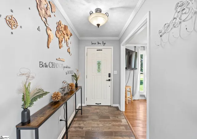 Photo 4 of Single family home for sale at 1 Rose Wood Dr, Greenville, SC 29607 | MLS# 1603639 | Listing updated on 2026-09-12