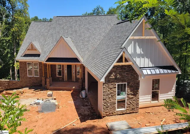 Photo 1 of Single family home for sale at 1812 Cross Creek Dr, Seneca, SC 29678 | MLS# 1598967 | Listing updated on 2026-09-17