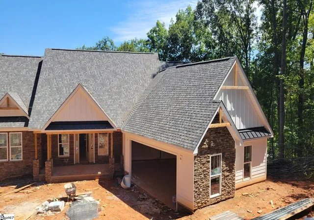 Photo 3 of Single family home for sale at 1812 Cross Creek Dr, Seneca, SC 29678 | MLS# 1598967 | Listing updated on 2026-09-17