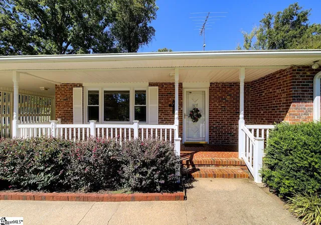 Photo 3 of Single family home for sale at 127 Bessie Ave, Greer, SC 29651 | MLS# 1606335 | Listing updated on 2026-10-27