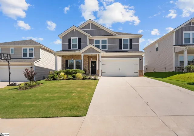 Photo 1 of Sale Pending at 14 Shorncliffe Rd, Simpsonville, SC 29680 | MLS# 1604004 | Listing updated on 2026-10-02