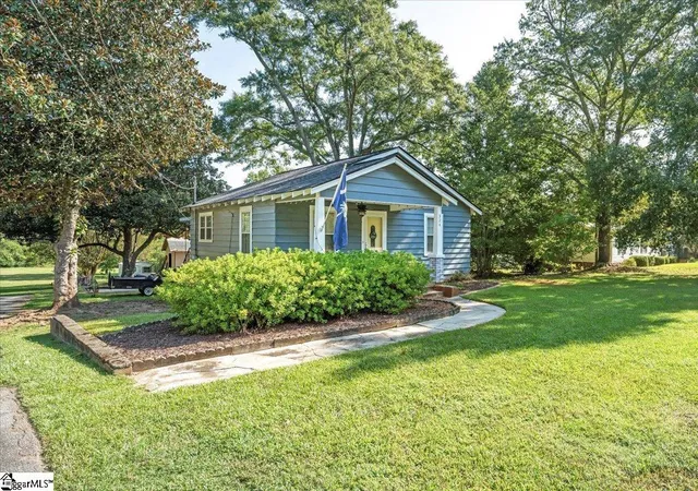 Photo 4 of Single family home for sale at 324 Mary Ann St, Easley, SC 29640 | MLS# 1604400 | Listing updated on 2026-09-23