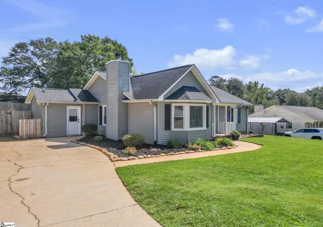 Photo 2 of Single family home for sale at 114 Saturn Ln, Greer, SC 29651 | MLS# 1604344 | Listing updated on 2026-09-23