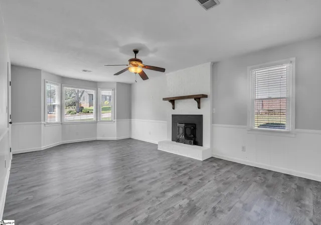 Photo 3 of Single family home for sale at 114 Saturn Ln, Greer, SC 29651 | MLS# 1604344 | Listing updated on 2026-09-23