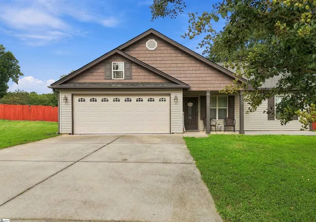 Photo 3 of Single family home for sale at 146 Gibbs Rd, Wellford, SC 29385 | MLS# 1604052 | Listing updated on 2026-09-19