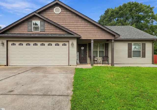 Photo 3 of Single family home for sale at 146 Gibbs Rd, Wellford, SC 29385 | MLS# 1604052 | Listing updated on 2026-09-19
