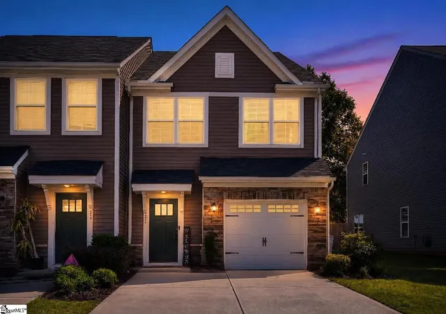 Townhouse for sale at 26 Willomere Way, Simpsonville, SC 29681 | MLS# 1605276