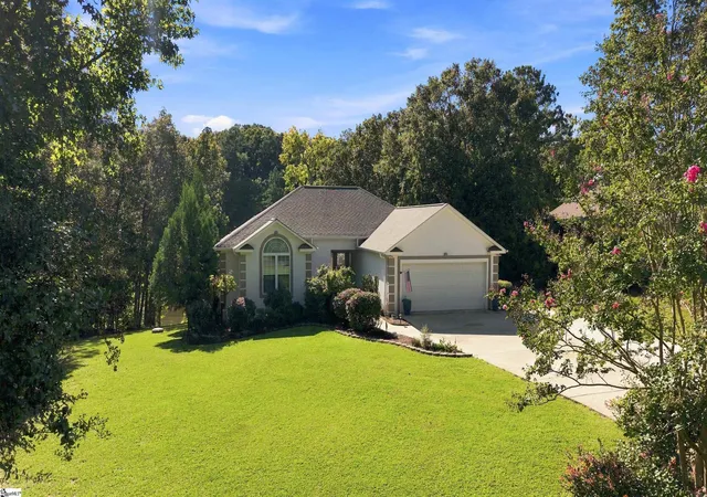 Photo 1 of Single family home for sale at 109 Ridge Pointe, Greenwood, SC 29649 | MLS# 1603710 | Listing updated on 2026-09-21