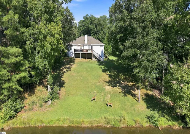 Photo 2 of Single family home for sale at 109 Ridge Pointe, Greenwood, SC 29649 | MLS# 1603710 | Listing updated on 2026-09-21