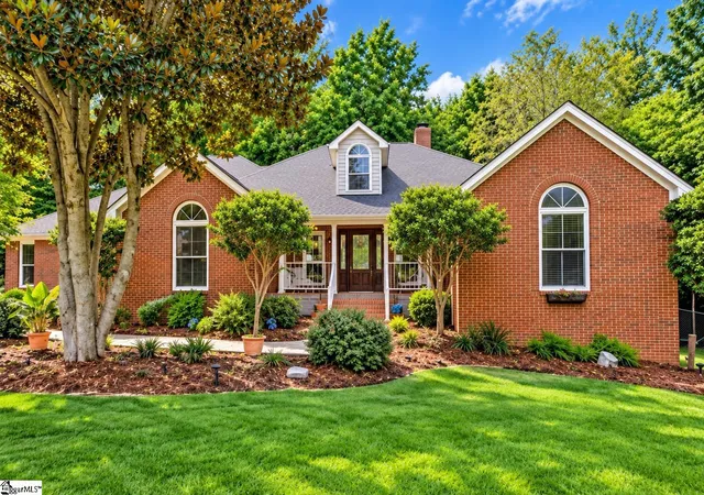 Photo 1 of Single family home for sale at 252 Ridge Wy, Simpsonville, SC 29680 | MLS# 1600198 | Listing updated on 2026-10-22