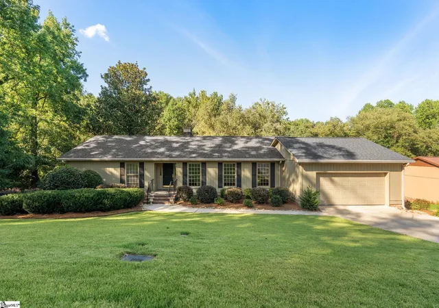 Single family home for sale at 209 E Kenilworth Dr, Greenville, SC 29615 | MLS# 1603499