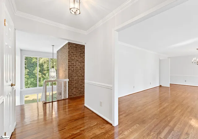 Photo 2 of Single family home for sale at 209 E Kenilworth Dr, Greenville, SC 29615 | MLS# 1603499 | Listing updated on 2026-09-14