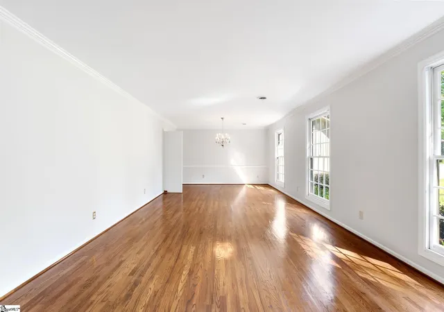 Photo 4 of Single family home for sale at 209 E Kenilworth Dr, Greenville, SC 29615 | MLS# 1603499 | Listing updated on 2026-09-14