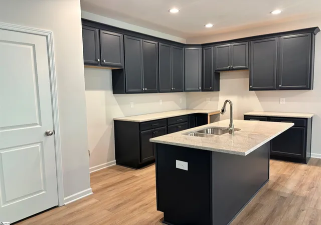 Photo 4 of Single family home for sale at 213 Juniper Leaf Wy, Greer, SC 29651 | MLS# 1592219 | Listing updated on 2026-09-16