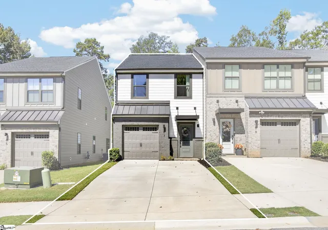 Photo 2 of Townhouse for sale at 67 Connaught Ct, Mauldin, SC 29662 | MLS# 1603603 | Listing updated on 2026-09-11