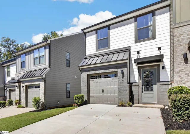 Photo 3 of Townhouse for sale at 67 Connaught Ct, Mauldin, SC 29662 | MLS# 1603603 | Listing updated on 2026-09-11