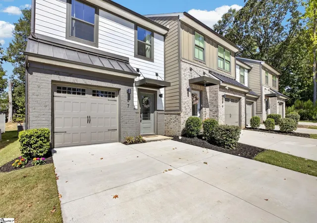 Photo 4 of Townhouse for sale at 67 Connaught Ct, Mauldin, SC 29662 | MLS# 1603603 | Listing updated on 2026-09-11