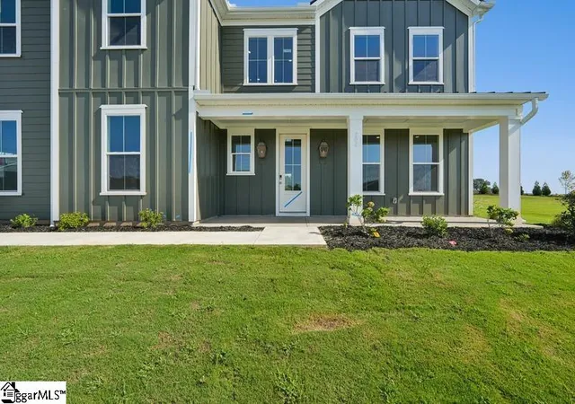 Photo 2 of Sale Pending at 202 Dapple Ln #Lot 5 Huntstman Farmhouse, Simpsonville, SC 29681 | MLS# 1578950 | Listing updated on 2026-09-26