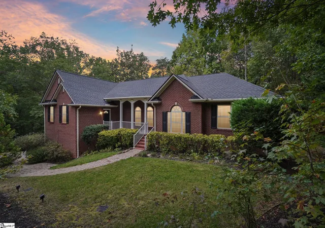 Photo 1 of Single family home for sale at 100 Paris Glen Way, Greenville, SC 29609 | MLS# 1603320 | Listing updated on 2026-09-29