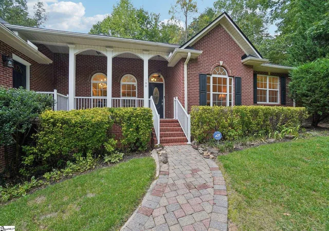 Photo 3 of Single family home for sale at 100 Paris Glen Way, Greenville, SC 29609 | MLS# 1603320 | Listing updated on 2026-09-29