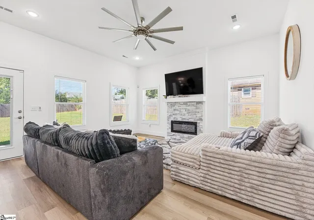 Photo 3 of Single family home for sale at 232 Norris Rd, Spartanburg, SC 29303 | MLS# 1604282 | Listing updated on 2026-09-21
