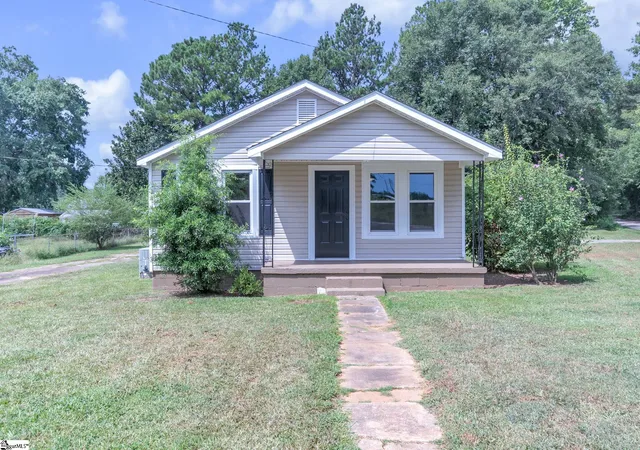Photo 1 of Single family home for sale at 115 Milliken St, Laurens, SC 29360 | MLS# 1602662 | Listing updated on 2026-09-02