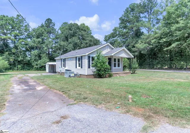 Photo 2 of Single family home for sale at 115 Milliken St, Laurens, SC 29360 | MLS# 1602662 | Listing updated on 2026-09-02